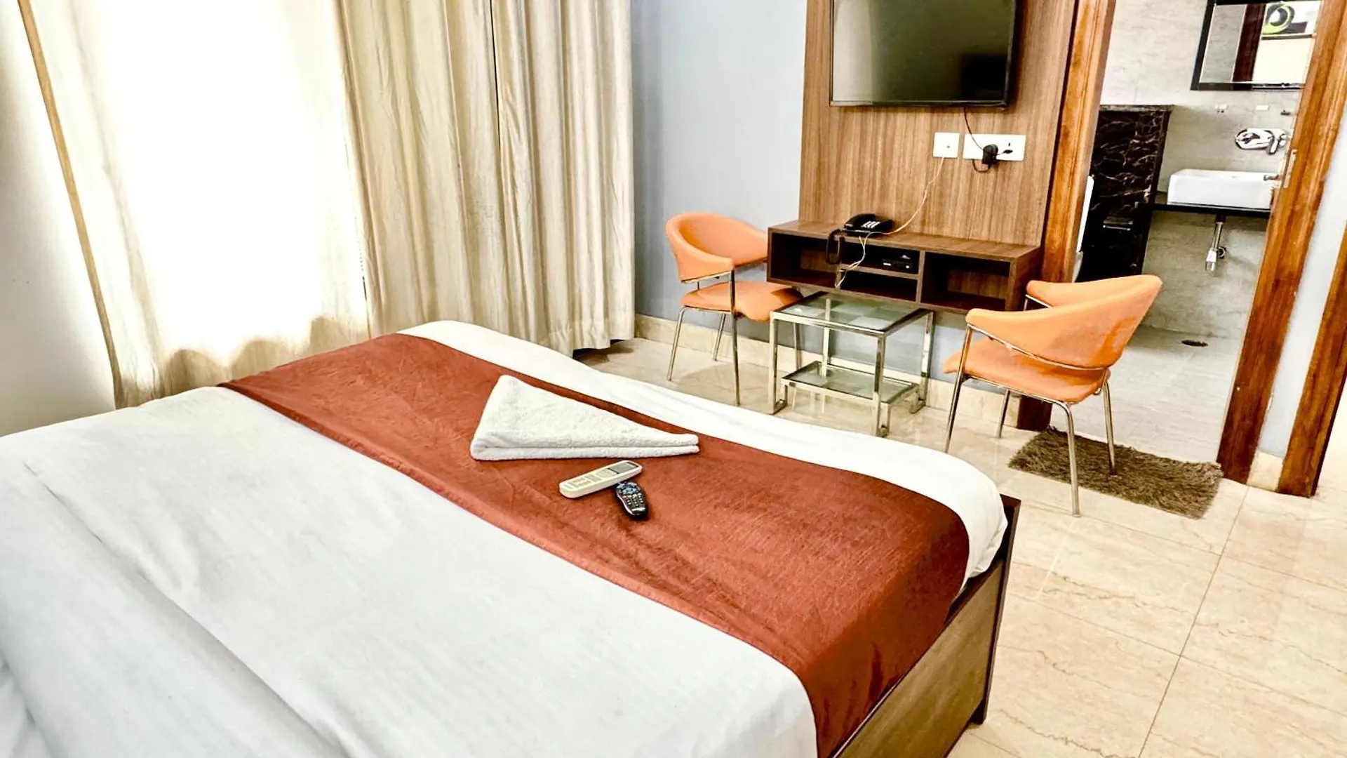 ***  The Indian Hotel II Near Medanta Hospital Gurgaon India